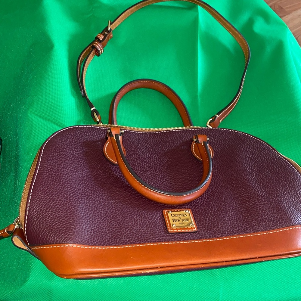 Dooney & Bourke Handbag, cloth bag included